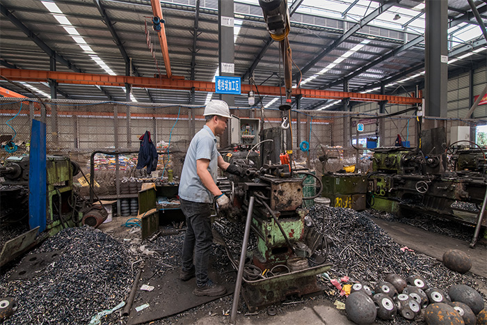 湘乡网架配件-螺栓球加工车间